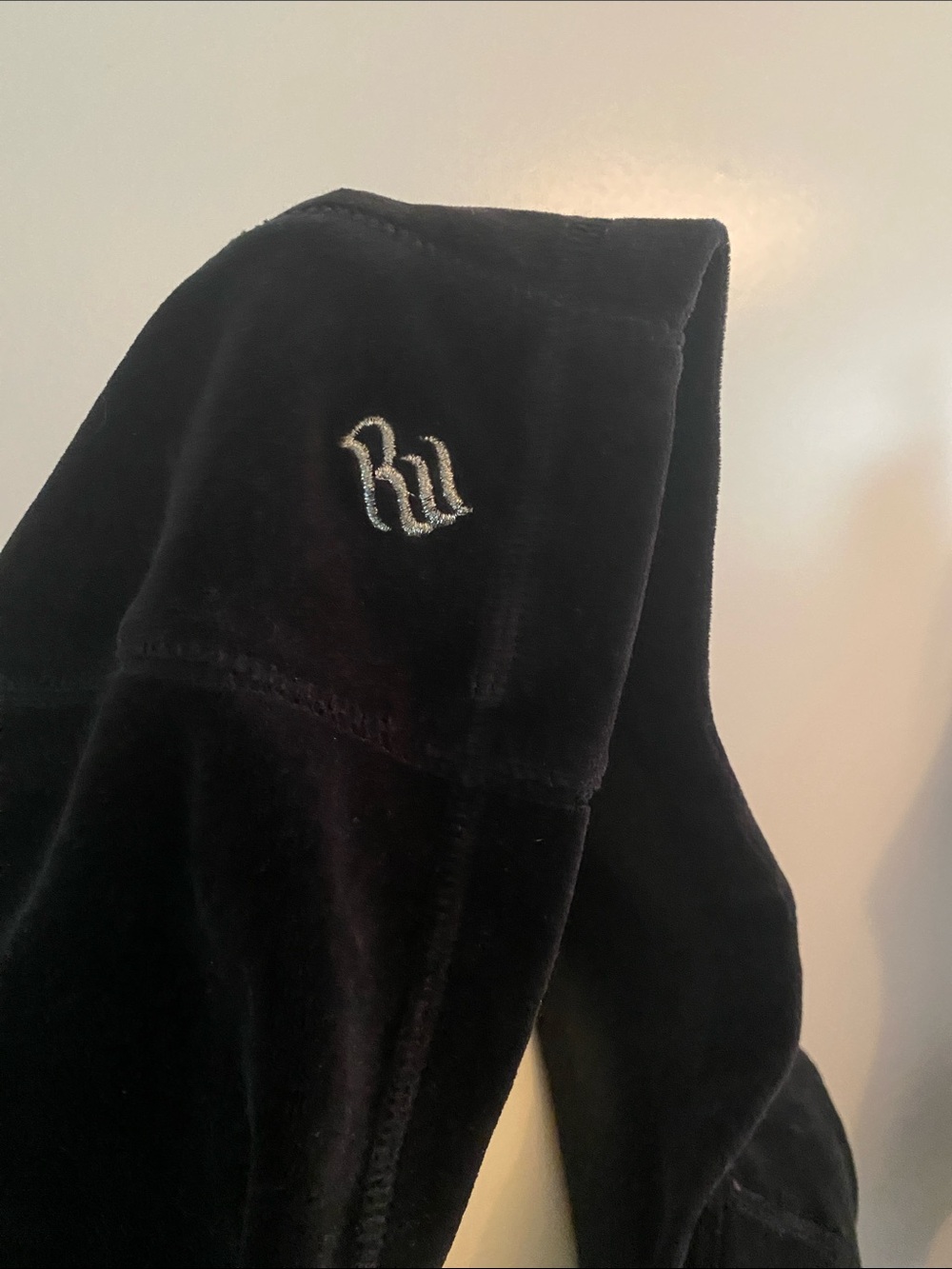 Rocawear NWT medium Y2K NWT velour hoodie - Picture 5 of 10
